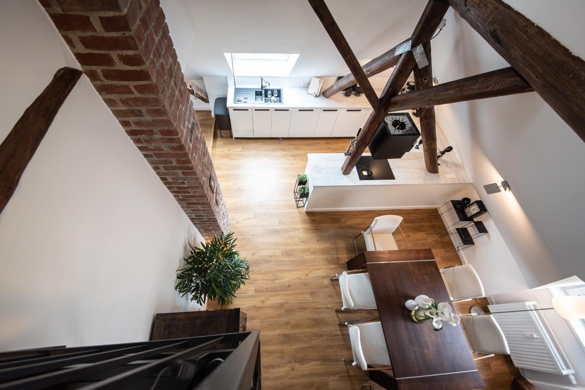Design-loft Und *